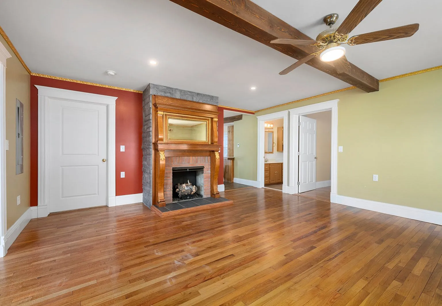 4 bed, 2593 sqft, $3,500 — Photo 2