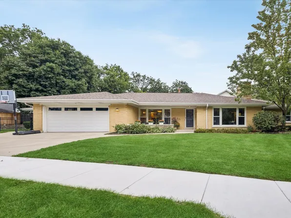 677 Wingate Rd, Glen Ellyn, IL 60137