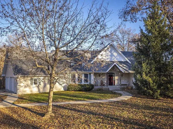 1449 Colombine Blvd, Packwood, IA 52580