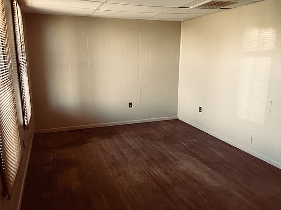 5th image of 1243 John St