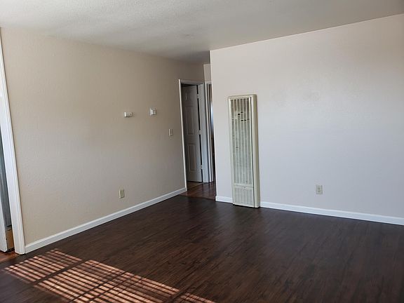 2nd image of 725 Pope Dr #D