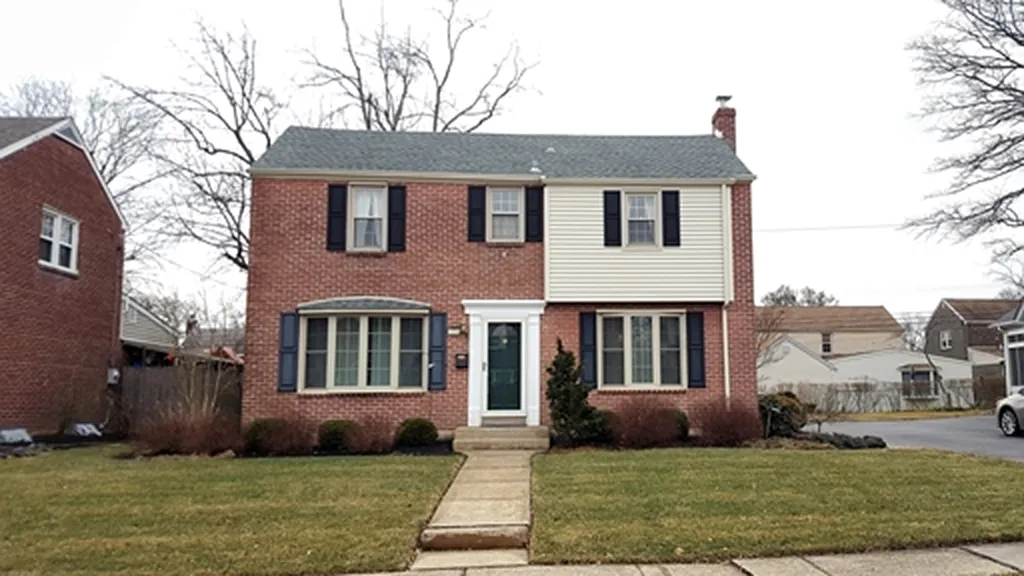 3 bed, 1.5 bath, $2,200 — Photo 1