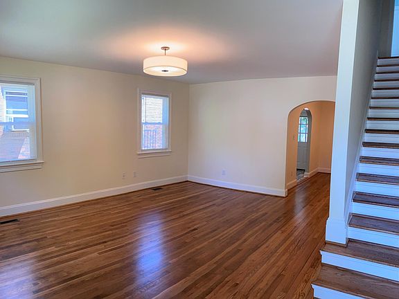 3rd image of 1020 Carolina Ave