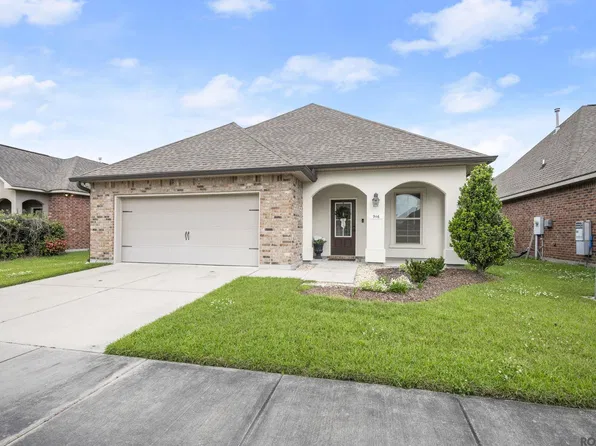 946 Deer Pass Dr, Baton Rouge, LA 70820