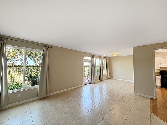 2nd image of 11162 Caminito Rodar