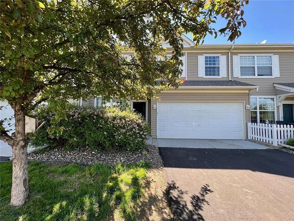 2 bed, 1.5 bath, 1632 sqft, $1,999 — Photo 1
