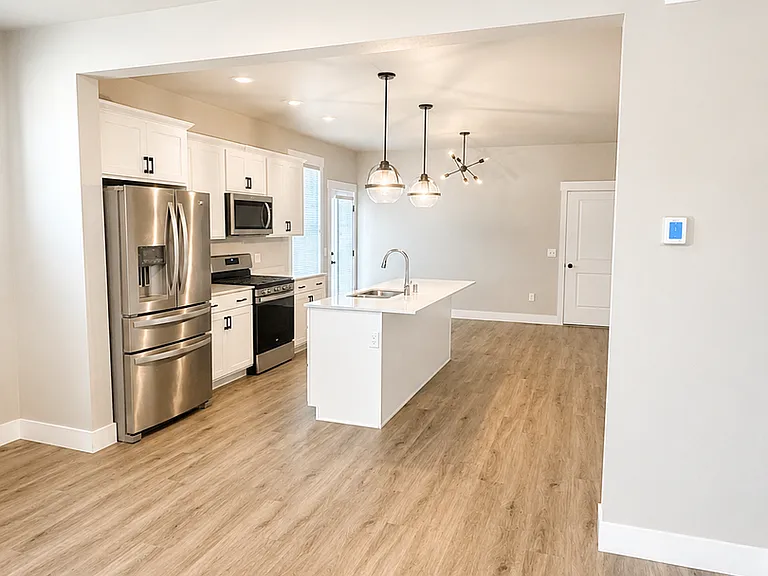 6033 Farmstead Ave — Photo 1