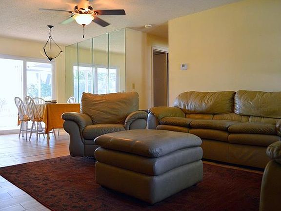 3rd image of 1803 Greenwood Dr