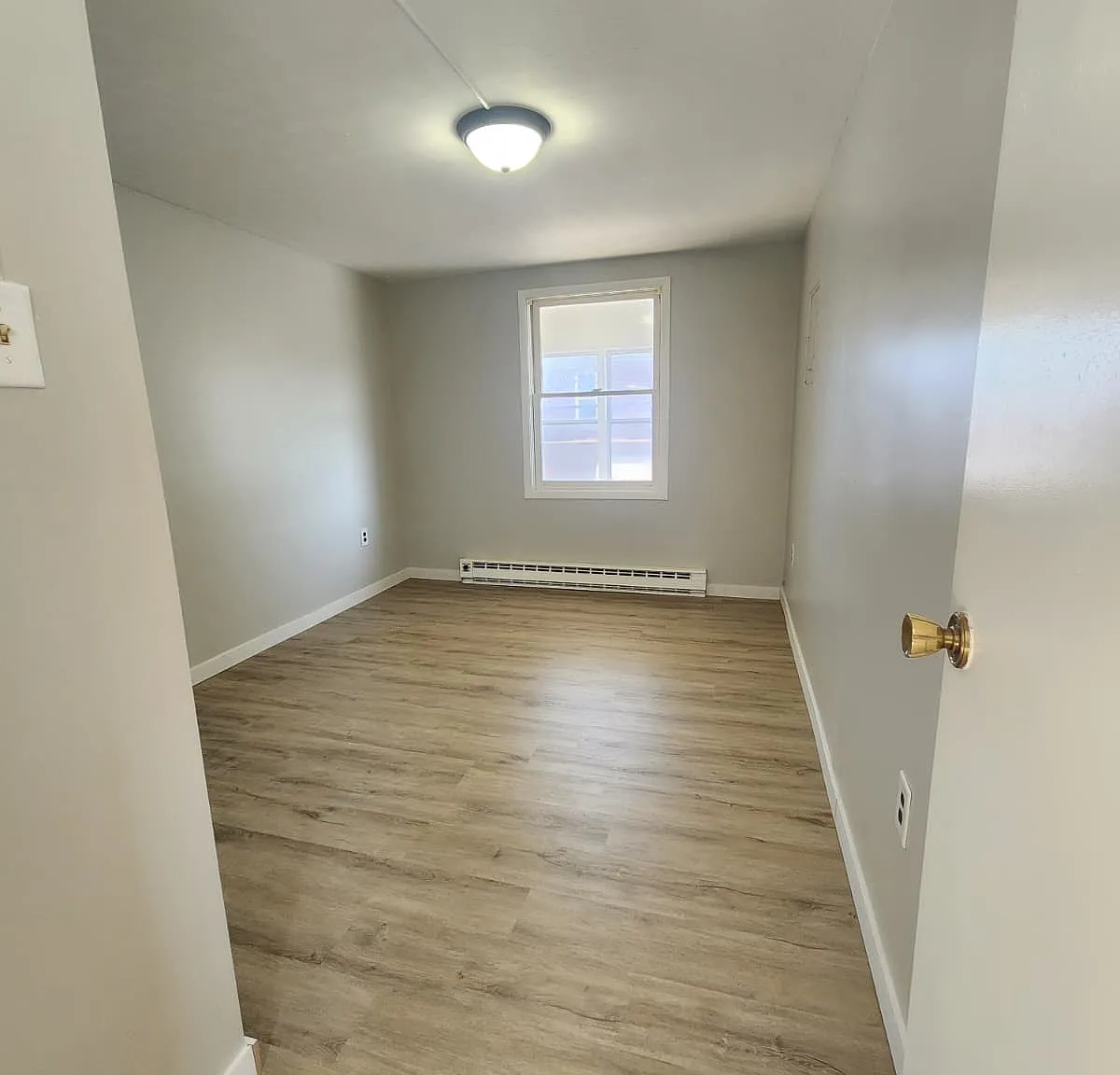 2 bed, $1,100 — Photo 3