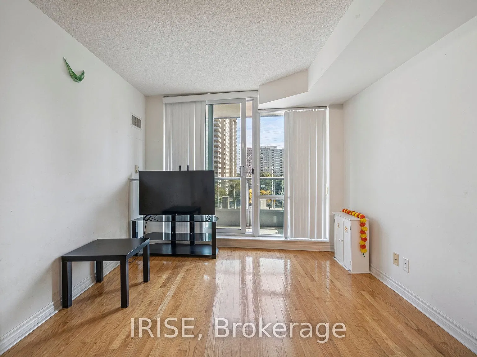 2 bed, $2,300 — Photo 4