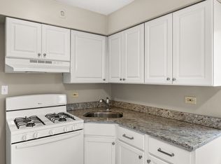 1560 N 1st Ave #1E, Melrose Park, IL 60160
