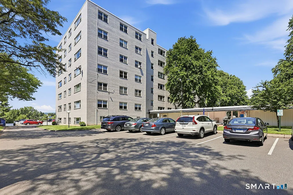 1 bed, 1.0 bath, 910 sqft, $2,100 — Photo 3