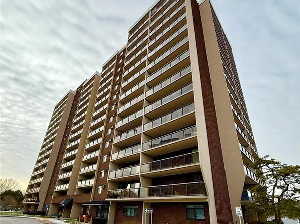 9099 Riverside Dr E #1107, Windsor, ON N8S 4R1