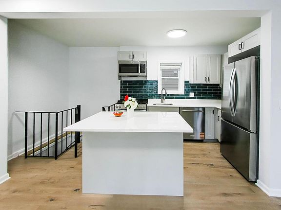 3rd image of 3324 S May St