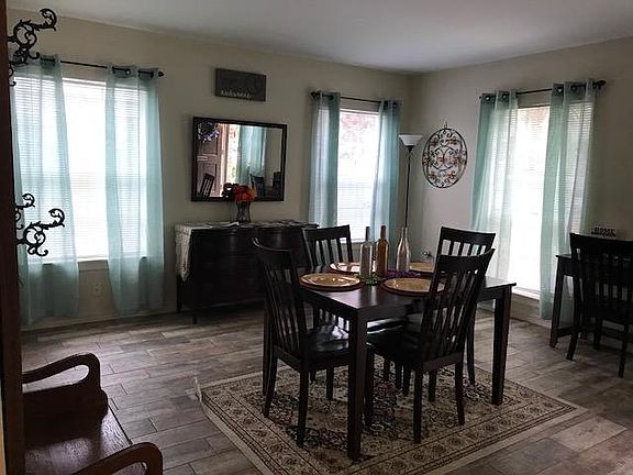 4th image of 13 Neron Pl #Townhouse