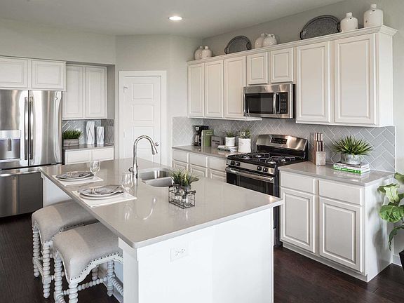 2nd image of 1816 Meadow Trail Ln
