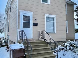 922 Jeffrey St, Joliet, IL 60432