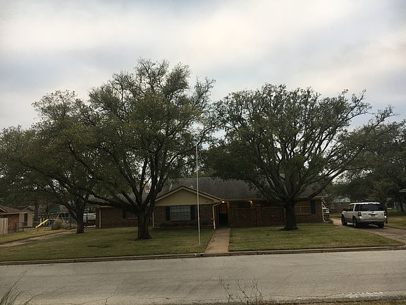 Front yard view