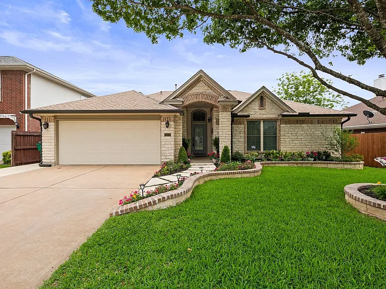 1408 Deer Ledge Trl — Photo 1