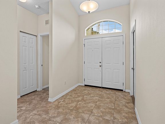 4th image of 756 Crestwood Dr