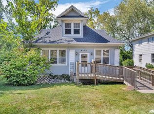 642 15th St, Bettendorf, IA 52722