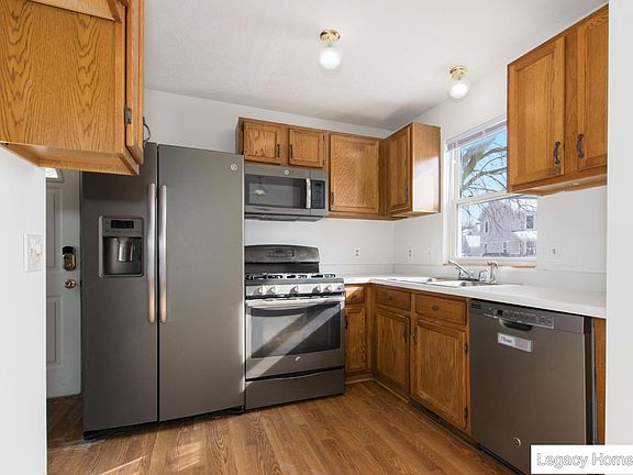 4th image of 555 Cass Ave SE