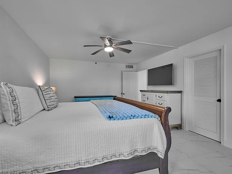 374 Golfview Rd #106 — Photo 40