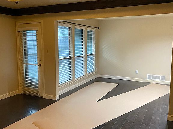 4th image of 3044 Westforest Dr