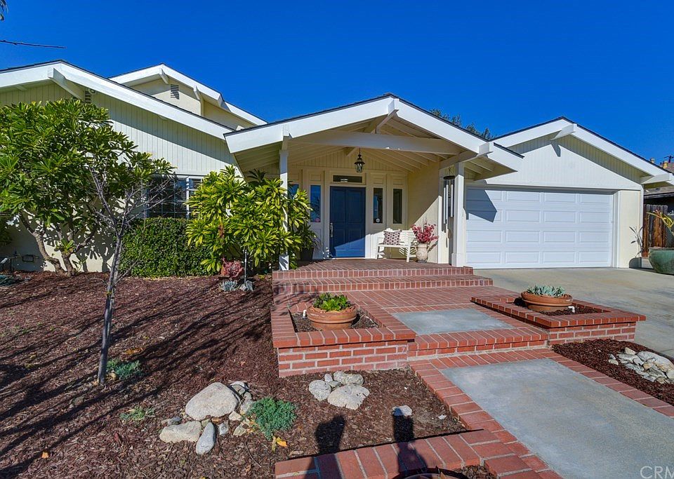 1st image of 669 Aurora Dr