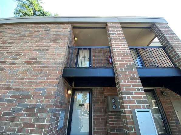 1747 S Hawthorne Rd, Winston Salem, NC 27103