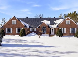 5650 Pinestone Dr, South Glengarry, ON K0C 2J0