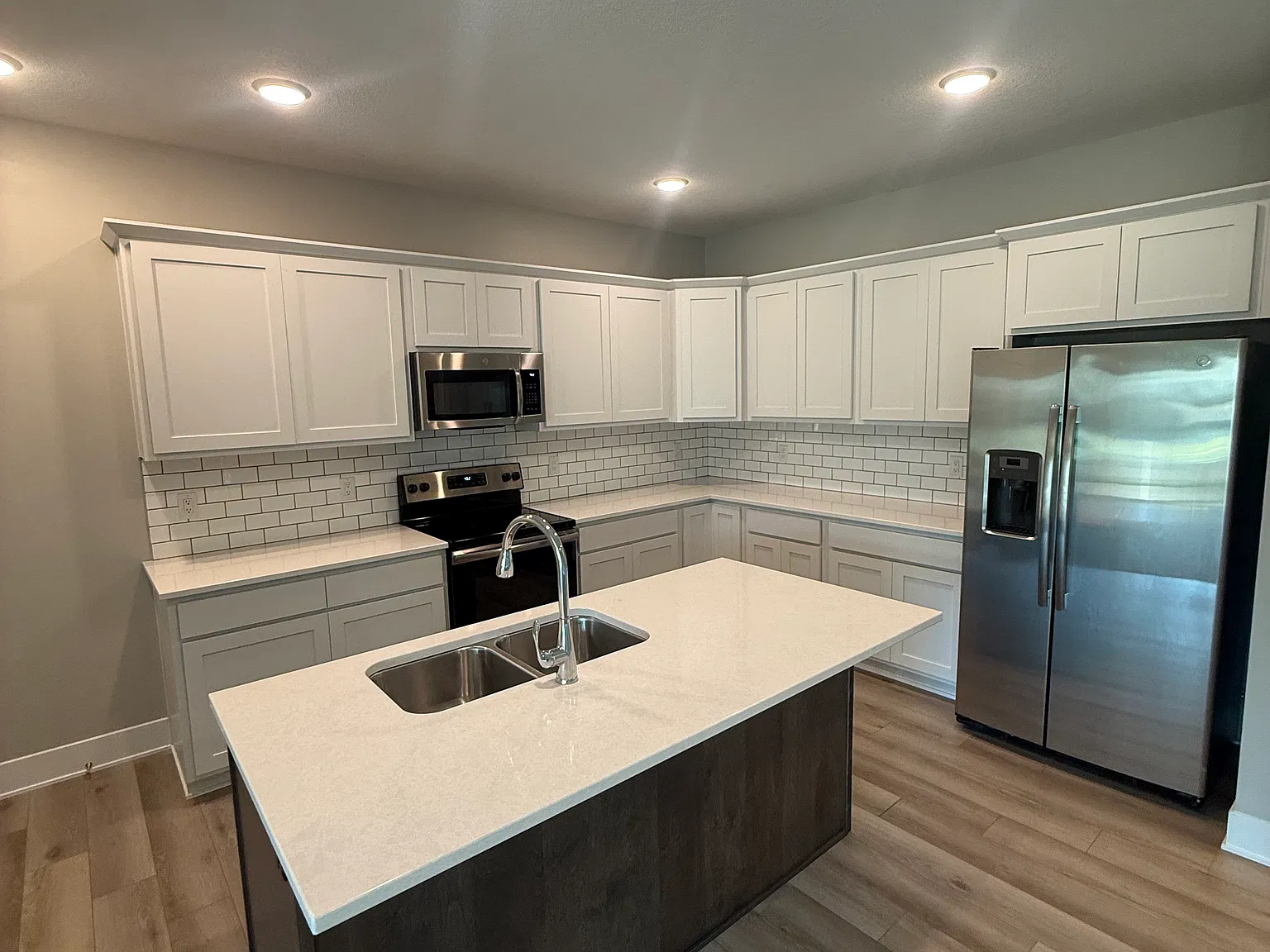 3 bed, 1864 sqft, $2,200 — Photo 1