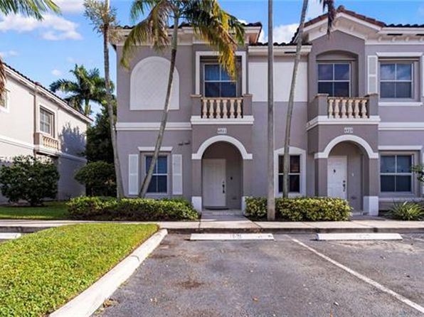 4921 SW 140th Ter #Townhouse 1