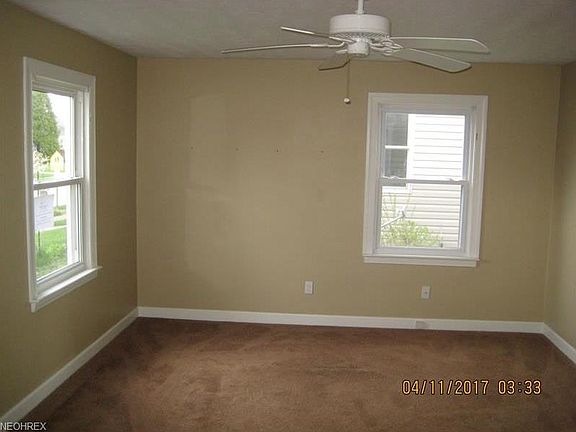 5th image of 136 Adams Ave