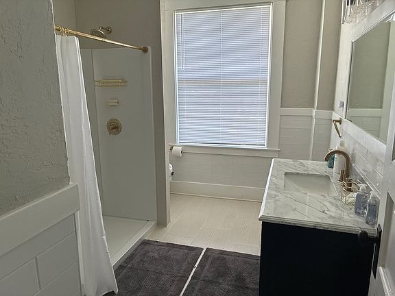 3rd image of 1201 N Irwin St #3