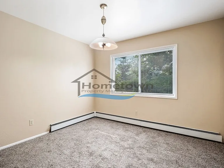 2432 & 2433 E Stowe Ct — Photo 30