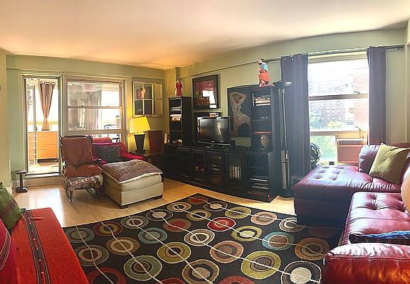 4th image of 70 La Salle St APT 14G