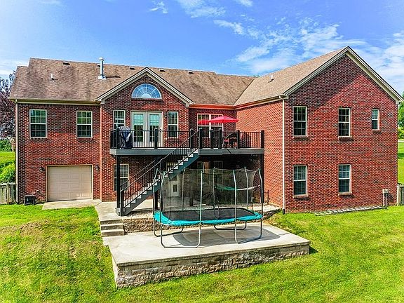 2nd image of 330 Sweet Grass Way