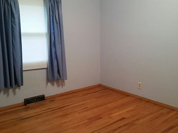 3rd image of 1029 W 7th St