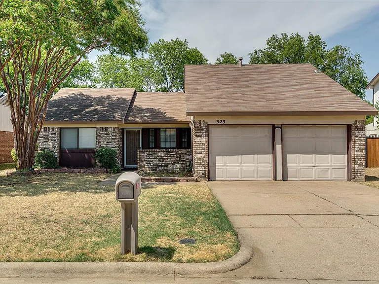 323 Iberis Dr — Photo 1