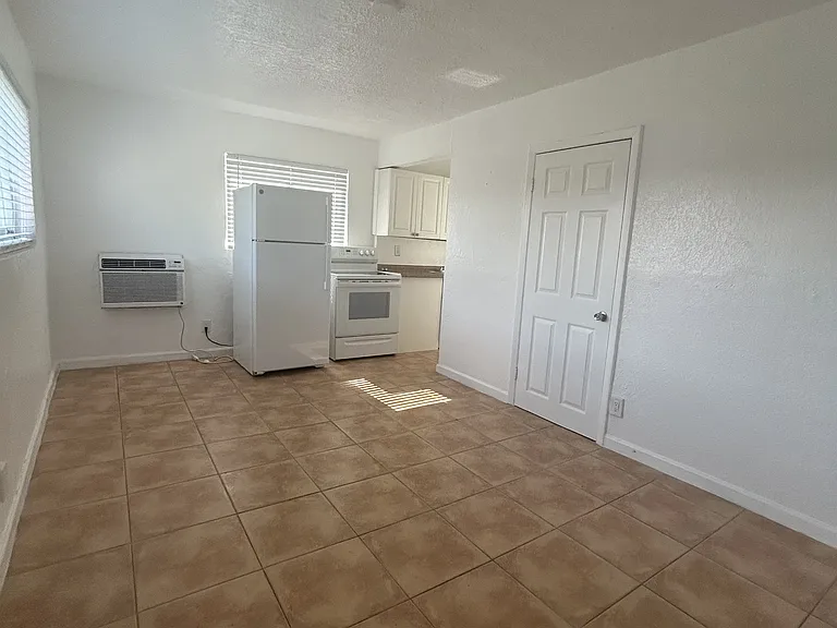 610 NW 7th Ave — Photo 61