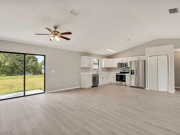 2nd image of 825 Foxtail St