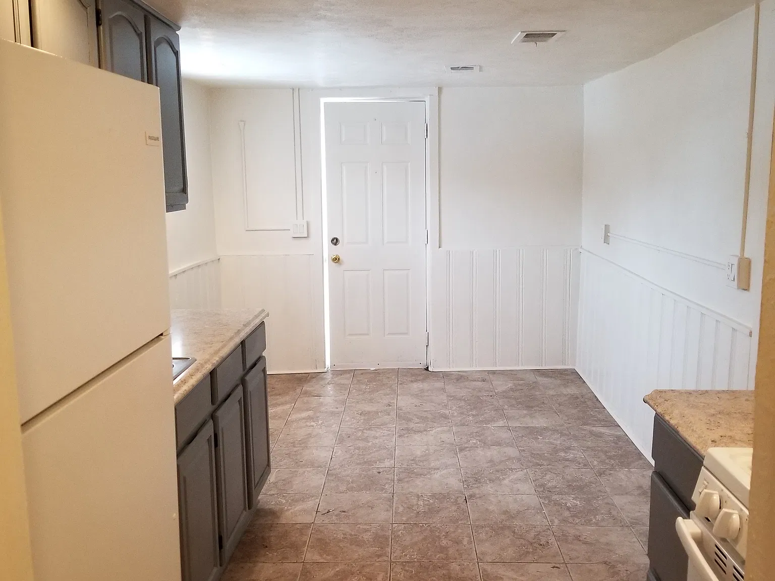 4 bed, $1,699 — Photo 2