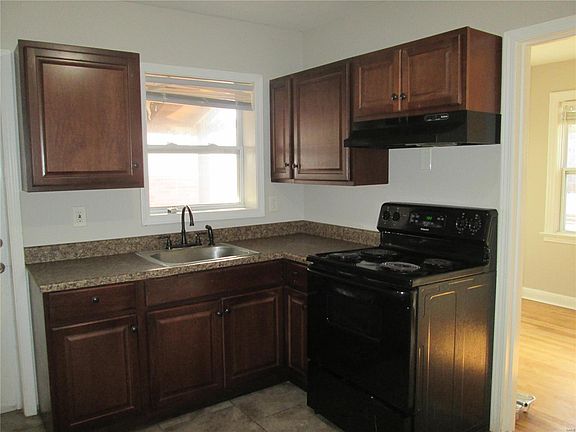 3rd image of 2633 Avie Dr