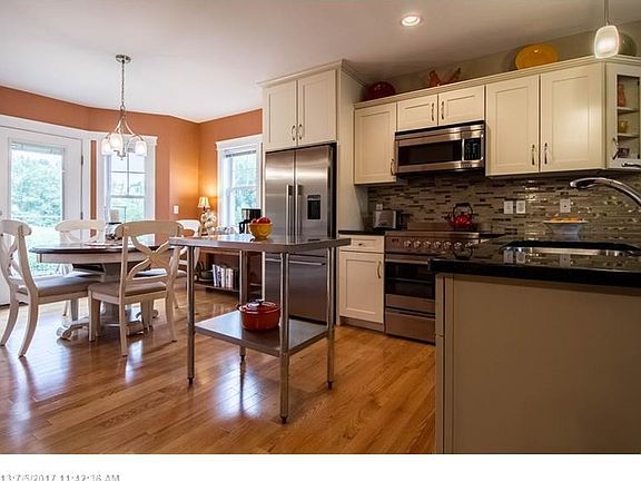 Kitchen offers Granite Counter-tops, Tile back splash and updated Stainless Steel appliances!