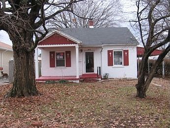 2nd image of 1019 E Iowa St