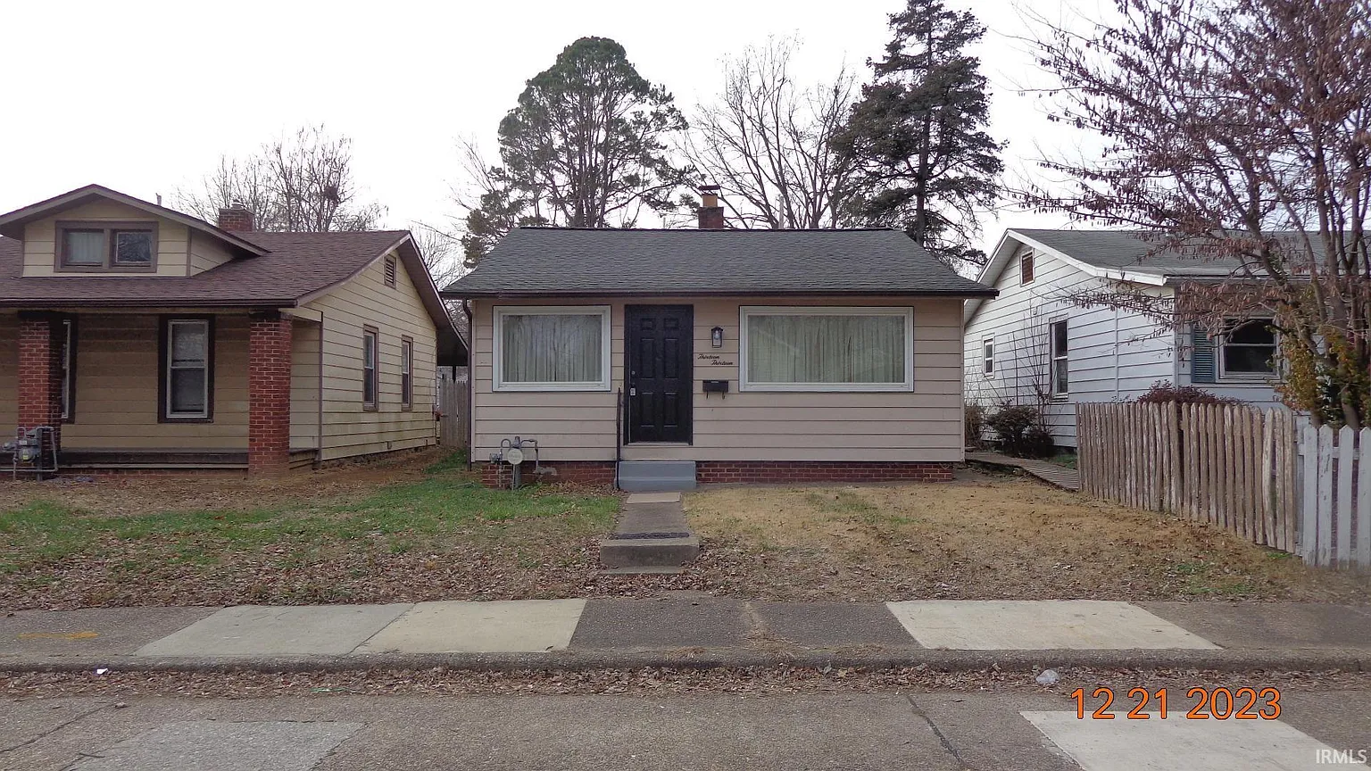 1313 Marshall Ave photo 1