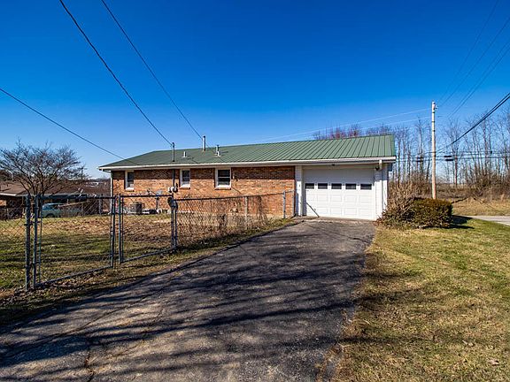4th image of 576 Brentwood Dr