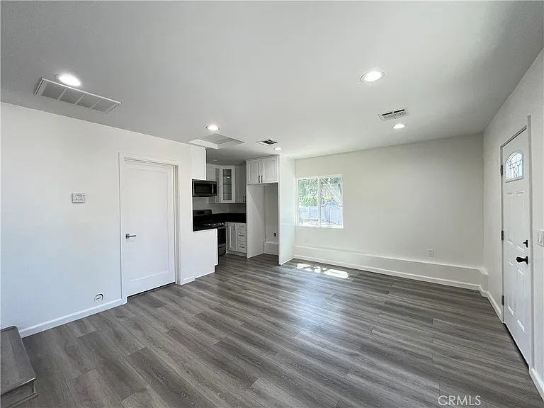 6201 Goodland Ave — Photo 4