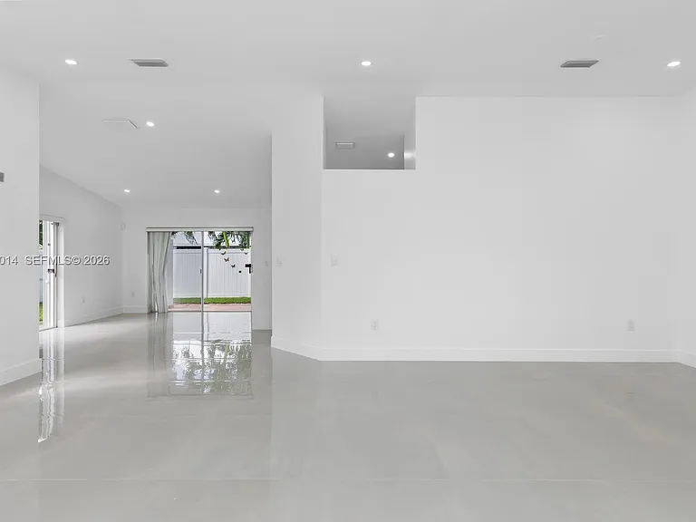 1938 SW 137th Ct — Photo 12